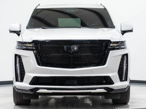 Used 2023 Cadillac Escalade V image 3