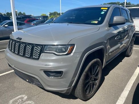 Used 2021 Jeep Grand Cherokee Laredo X AWD/4WD image 1