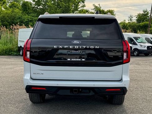 Used 2025 Ford Expedition Active AWD/4WD image 4