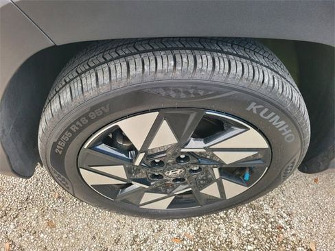 Used 2025 Hyundai Kona SEL image 4