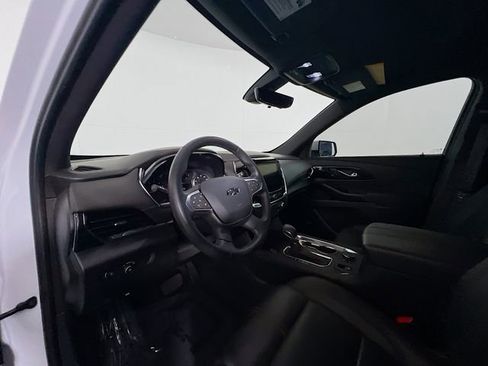 Used 2023 Chevrolet Traverse RS image 17