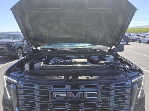 Used 2024 GMC Sierra 3500 Denali Ultimate AWD/4WD image 12