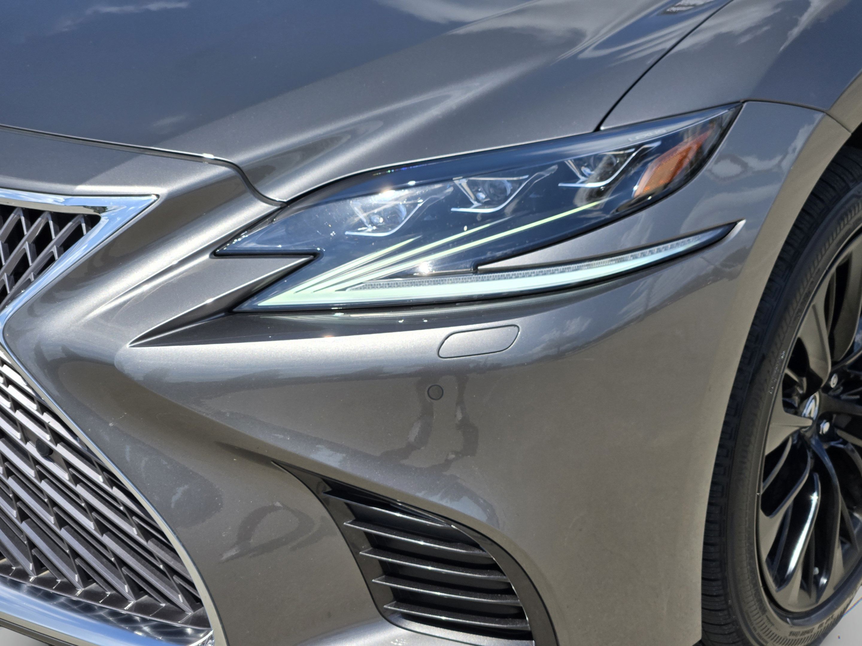 Used 2018 Lexus LS 500 w/ Interior Upgrade Package RWD image 38