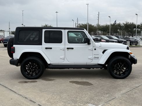 Used 2023 Jeep Wrangler Sahara image 3