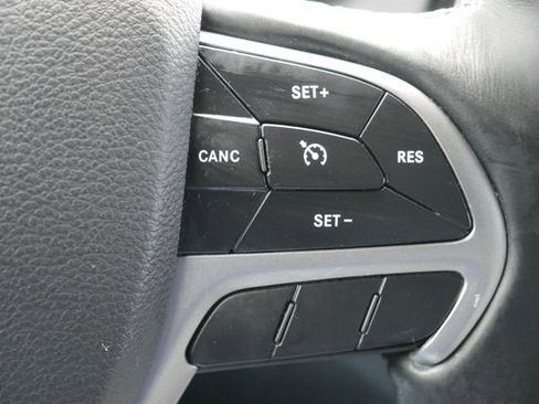 Used 2020 Jeep Grand Cherokee Limited image 26