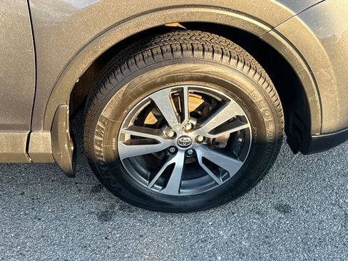 Used 2017 Toyota RAV4 XLE image 41