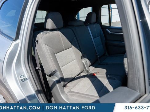 Used 2025 GMC Acadia Elevation image 25