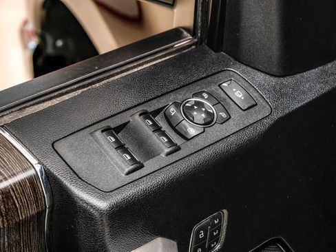 Used 2021 Ford F250 Lariat w/ Chrome Package image 34