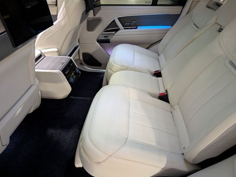 Used 2024 Land Rover Range Rover SV image 22