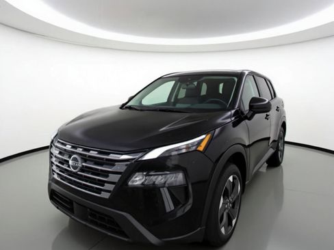 Used 2025 Nissan Rogue SV FWD image 3