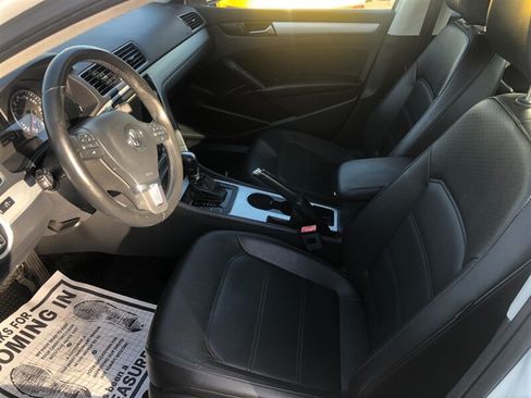 Used 2013 Volkswagen Passat 2.5 SE FWD image 9