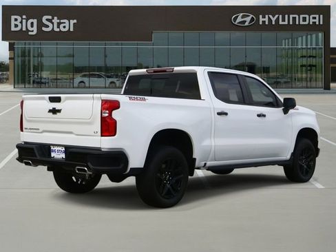 Used 2025 Chevrolet Silverado 1500 LT Trail Boss w/ LT Trail Boss Premium Package AWD/4WD image 4