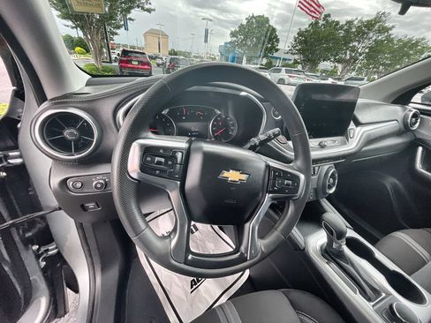Used 2025 Chevrolet Blazer LT FWD image 10