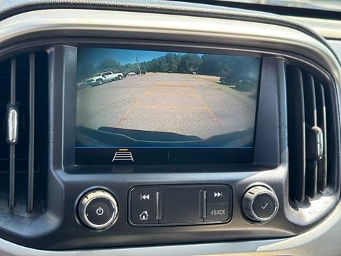Used 2022 Chevrolet Colorado LT w/ Fleet Safety Package RWD image 18