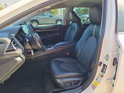 Used 2023 Toyota Camry SE FWD image 14