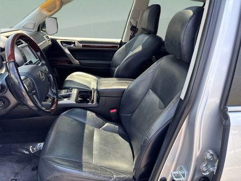 Used 2018 Lexus GX 460 Premium w/ Premium Package AWD/4WD image 10