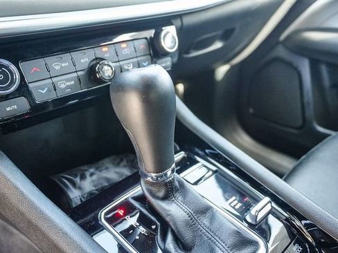 Used 2025 Jeep Compass Limited image 20