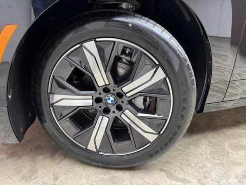 New 2026 BMW iX xDrive45 image 27