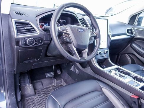 Used 2024 Ford Edge SEL w/ Convenience Package image 2