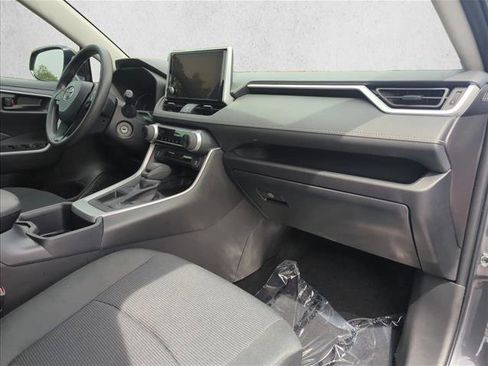 Certified 2025 Toyota RAV4 LE image 27