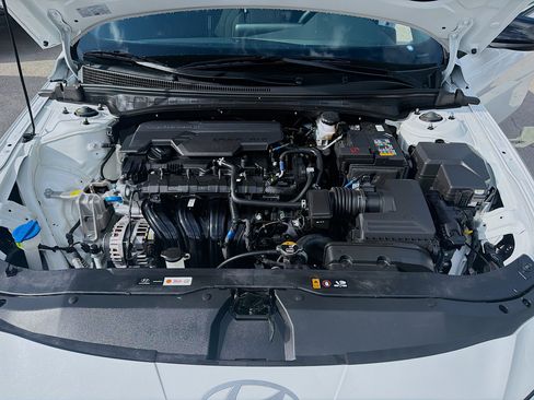 Used 2025 Hyundai Elantra Sport FWD image 33