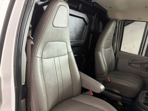 Used 2021 Chevrolet Express 2500 w/ Driver Convenience Package RWD image 18