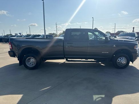 Used 2024 RAM 3500 Big Horn w/ Sport Appearance Package AWD/4WD image 9