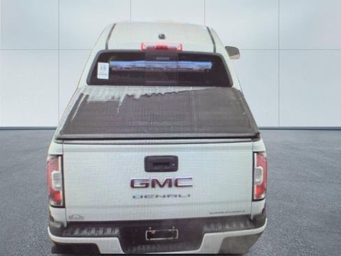 Used 2021 GMC Canyon Denali image 19