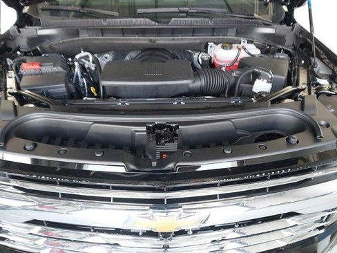 New 2026 Chevrolet Suburban Premier w/ Sun And Tow Package AWD/4WD image 30
