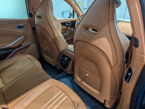 Used 2025 Aston Martin DBX 707 image 25
