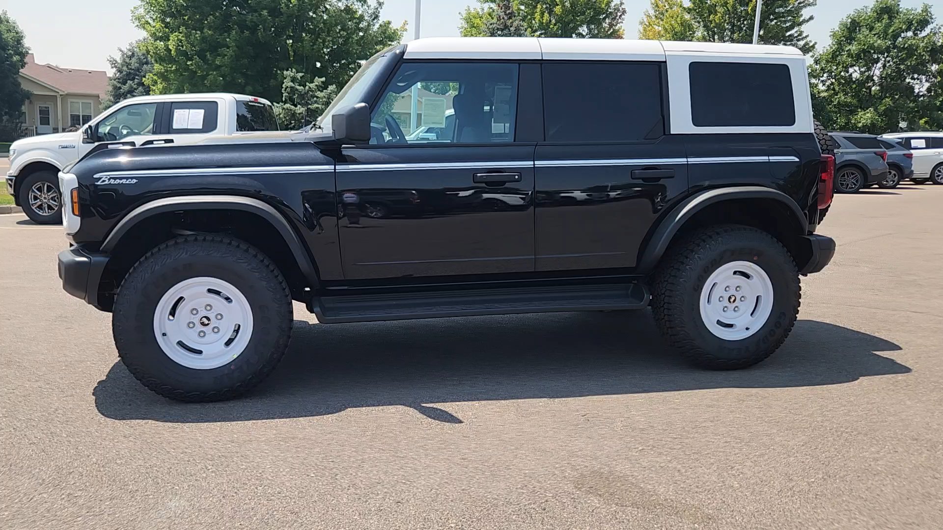 New 2026 Ford Bronco Heritage Edition AWD/4WD image 4