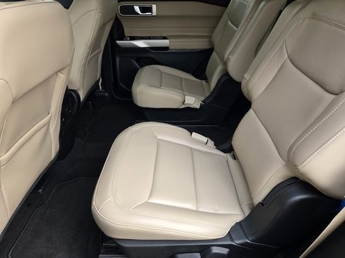 Certified 2024 Ford Explorer XLT w/ Equipment Group 202A image 22