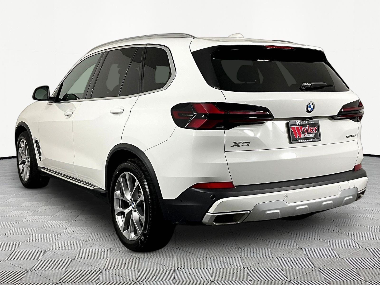 Used 2026 BMW X5 xDrive40i AWD/4WD image 4