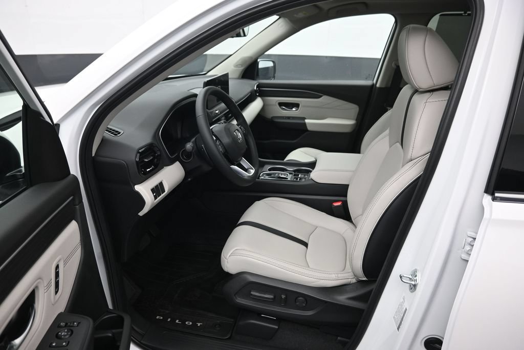 New 2026 Honda Pilot Touring image 9