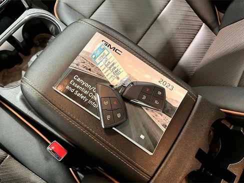 Used 2023 GMC Canyon AT4 w/ AT4 Premium Package image 37