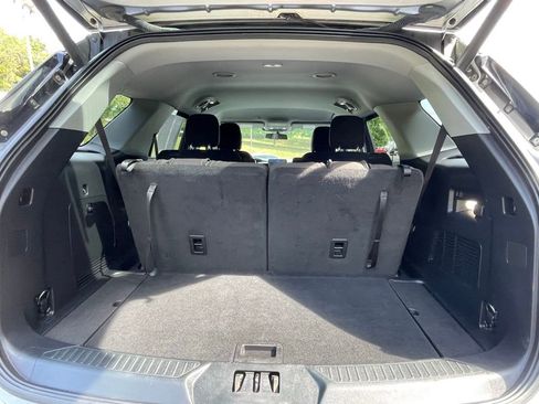 Used 2022 Ford Explorer XLT image 18