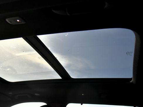 Used 2024 Jeep Grand Cherokee L Limited w/ Luxury Tech Group II image 44