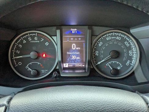 Used 2022 Toyota Tacoma TRD Sport image 11