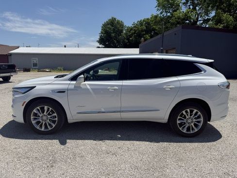 Used 2023 Buick Enclave Avenir w/ Avenir Technology Package AWD/4WD image 2