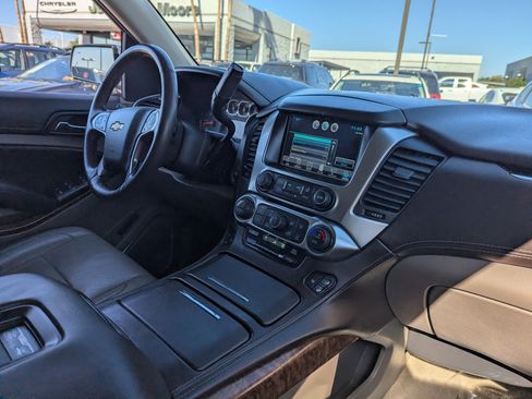 Used 2015 Chevrolet Suburban LTZ image 12