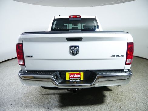 Used 2017 RAM 1500 Classic SLT w/ Luxury Group AWD/4WD image 6