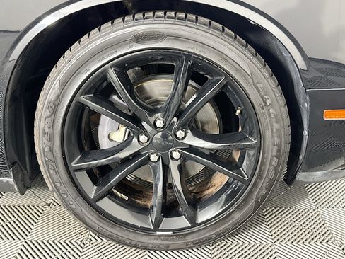 Used 2016 Dodge Challenger R/T Plus RWD image 27