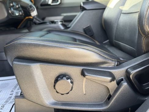 Used 2022 Ford Bronco Badlands image 11