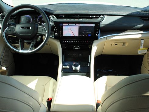 New 2026 Jeep Grand Cherokee L Limited AWD/4WD image 19