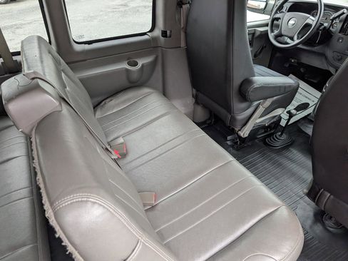 Used 2011 Chevrolet Express 2500 LS RWD image 21