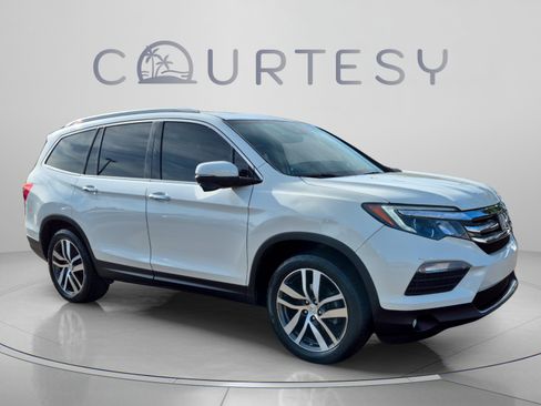 Used 2017 Honda Pilot Touring image 7