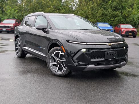 New 2025 Chevrolet Equinox EV LT image 1