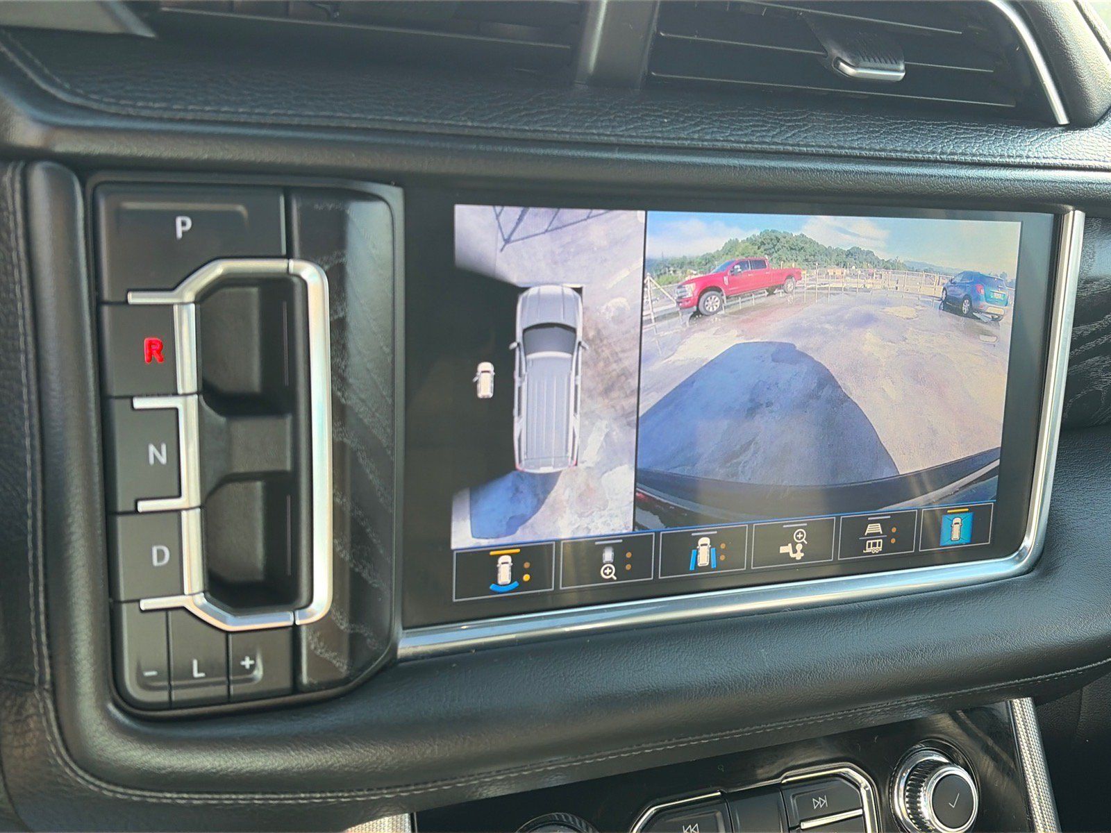 Used 2021 GMC Yukon Denali AWD/4WD image 10