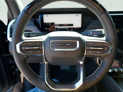 New 2026 GMC Acadia Denali w/ Super Cruise Package image 11