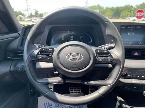 Used 2025 Hyundai Elantra Sport FWD image 29